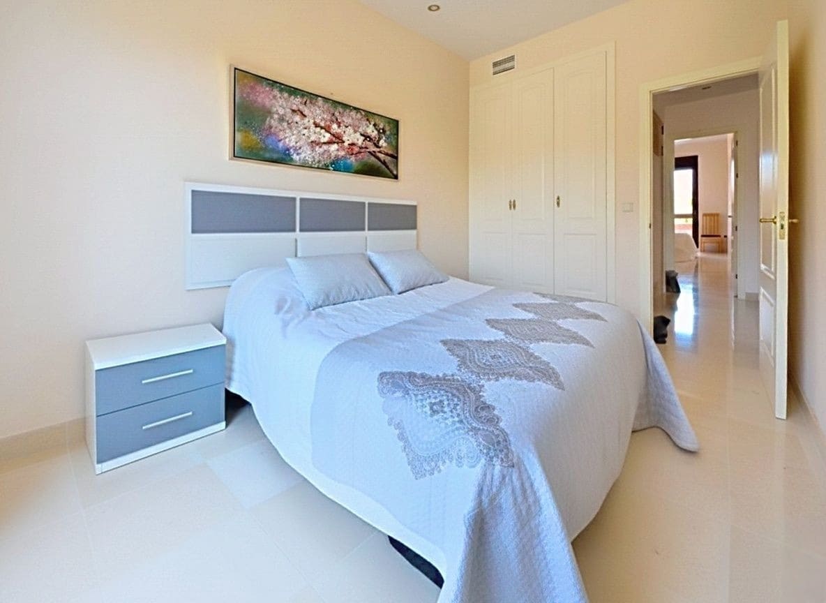 3 Zimmer Haus zu verkaufen in Estepona mit Pool Garage - 445.000 € (Ref: 9419398)