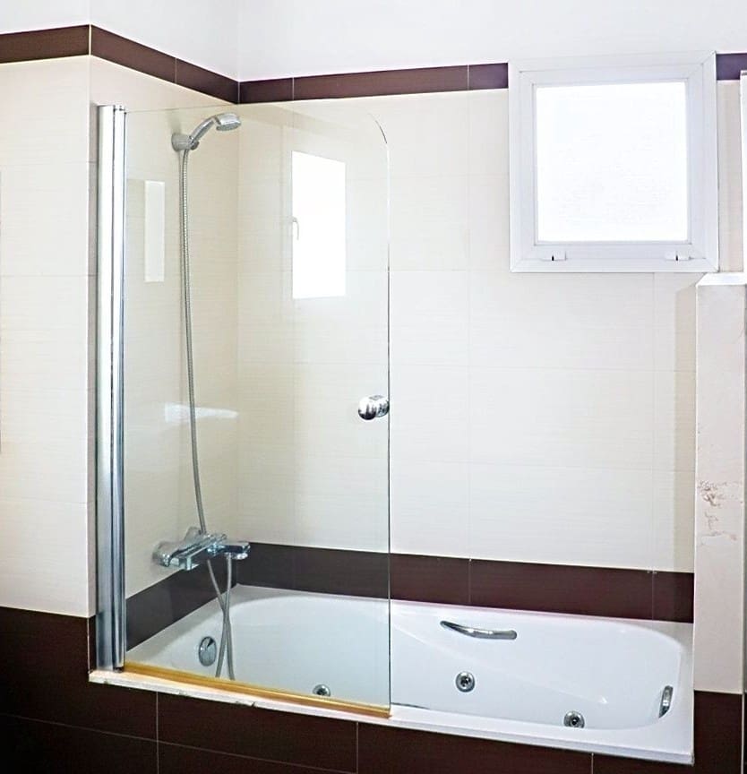 5 makuuhuone Omakotitalo myytävänä paikassa El Padron mukana uima-altaan 
autotalli - 435 000 € (Ref: 9422141)