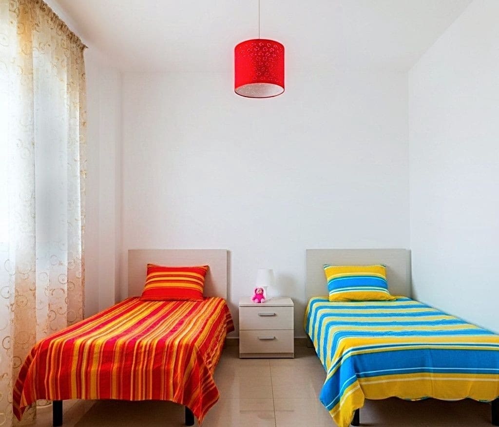 5 makuuhuone Omakotitalo myytävänä paikassa El Padron mukana uima-altaan 
autotalli - 435 000 € (Ref: 9422141)