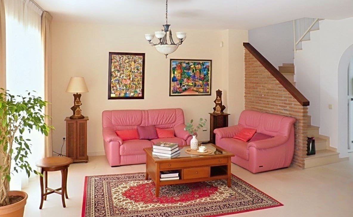 5 makuuhuone Omakotitalo myytävänä paikassa El Padron mukana uima-altaan 
autotalli - 435 000 € (Ref: 9422141)