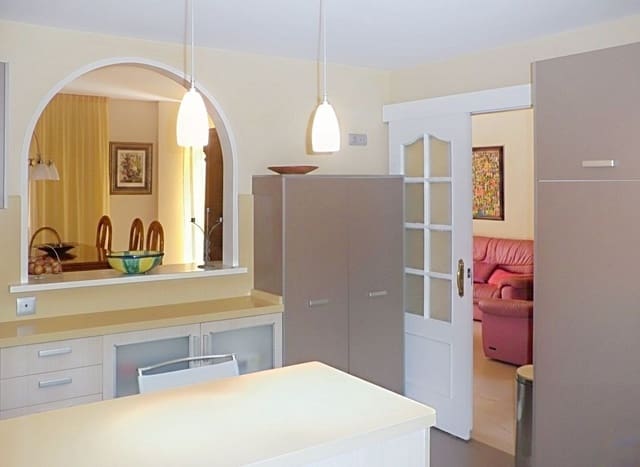 5 soverom Hus til salgs i El Padrón, Estepona med svømmebasseng garasje - € 435 000 (Ref: 9422141)