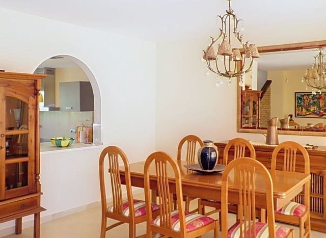 5 soverom Hus til salgs i El Padrón, Estepona med svømmebasseng garasje - € 435 000 (Ref: 9422141)