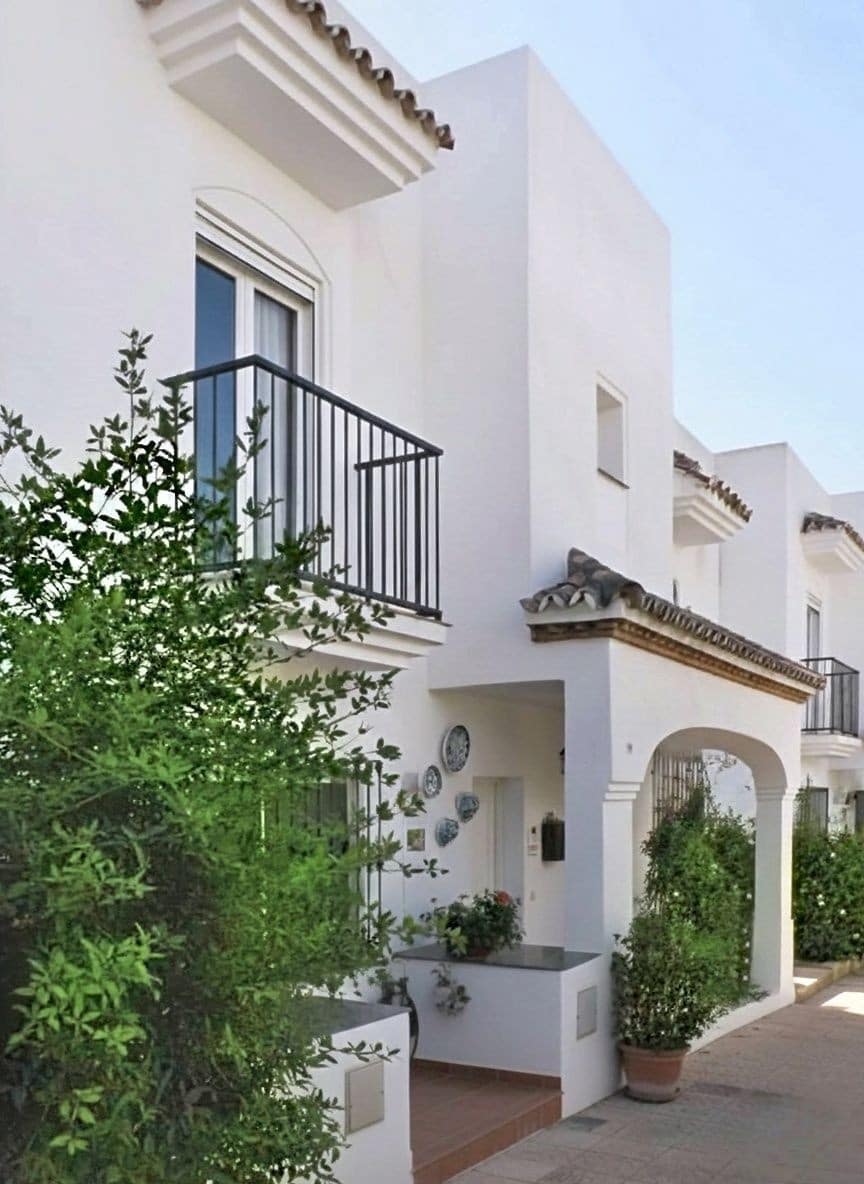 5 makuuhuone Omakotitalo myytävänä paikassa El Padron mukana uima-altaan 
autotalli - 435 000 € (Ref: 9422141)