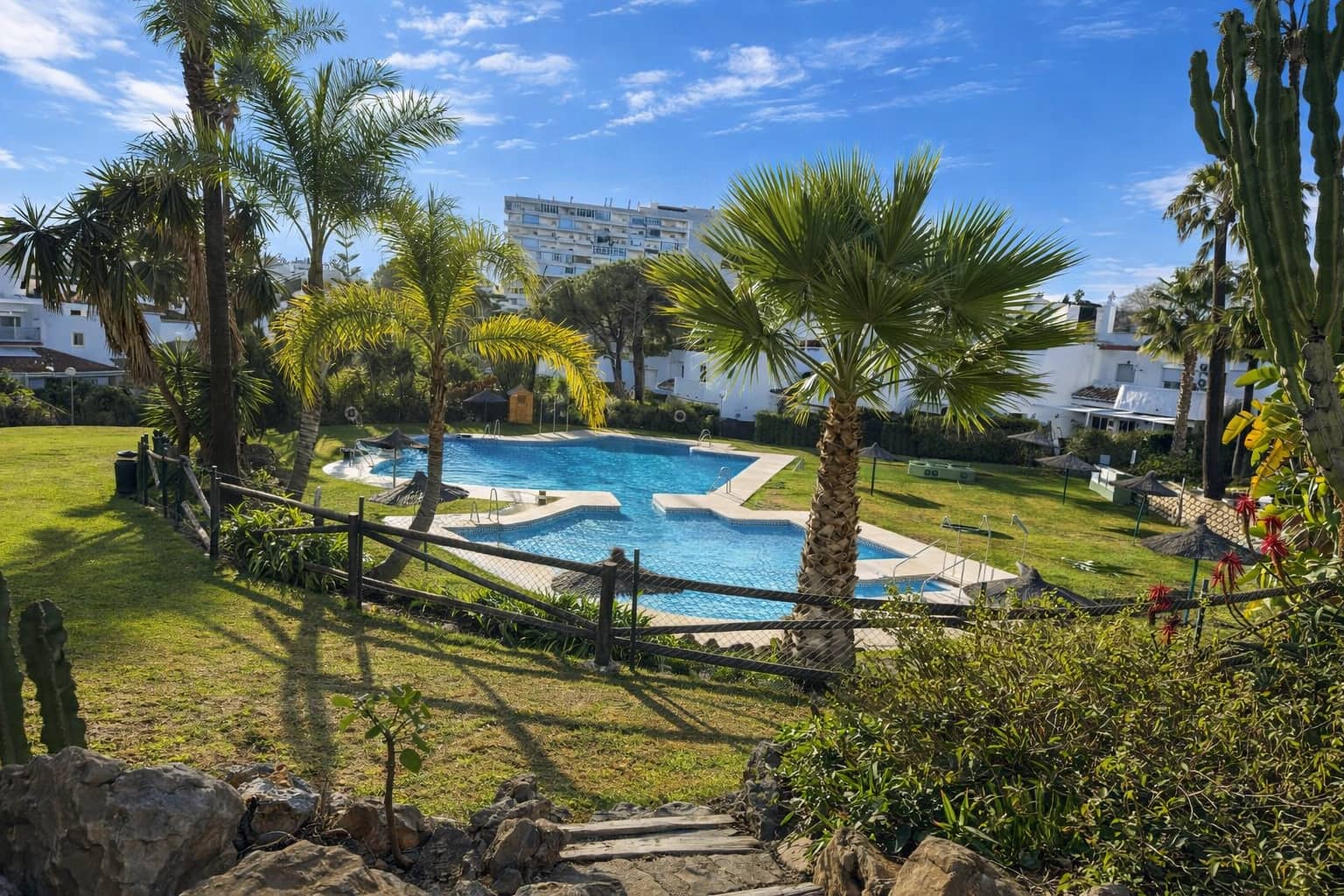 Casa de 5 habitaciones en El Padrón en venta con piscina garaje - 435.000 € (Ref: 9422141)