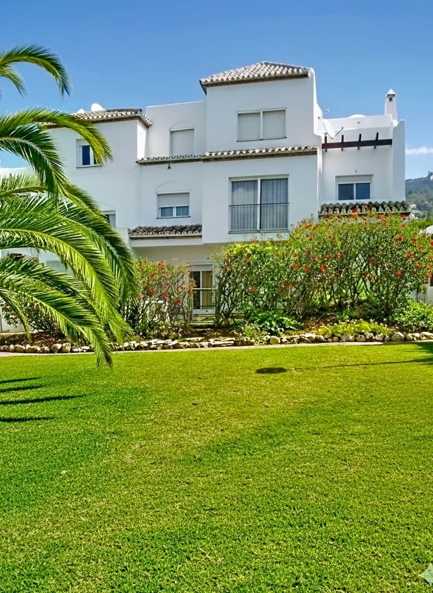 5 bedroom Townhouse for sale in El Padron with pool garage - € 435,000 (Ref: 9422141)