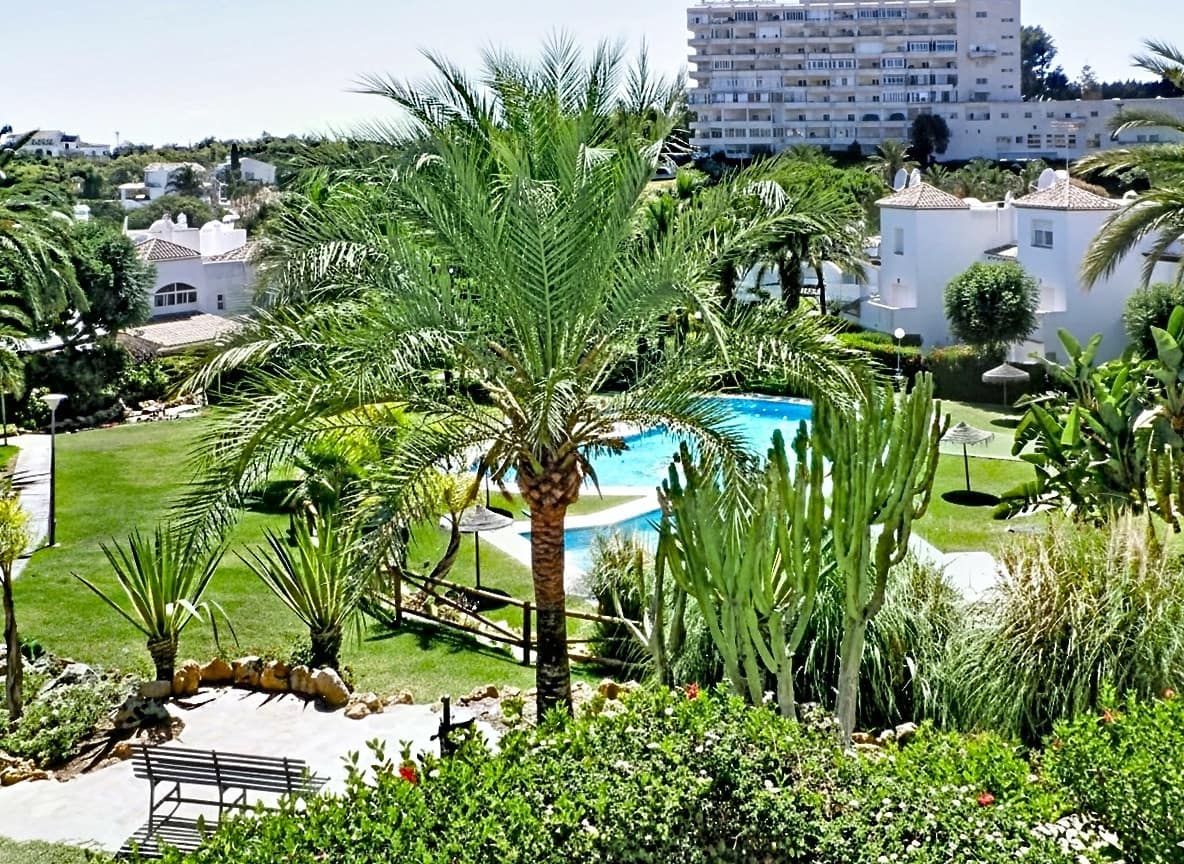 5 bedroom Townhouse for sale in El Padron with pool garage - € 435,000 (Ref: 9422141)