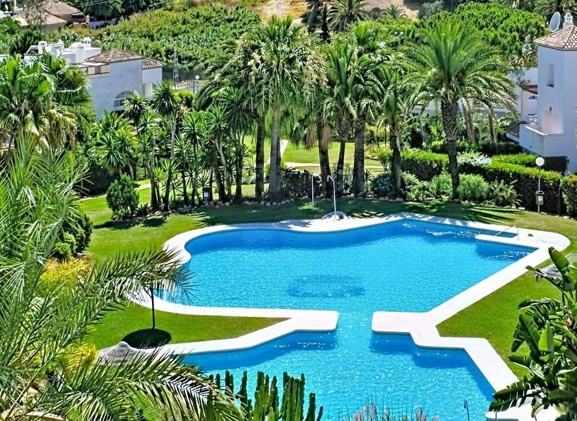 5 bedroom Townhouse for sale in El Padron with pool garage - € 435,000 (Ref: 9422141)