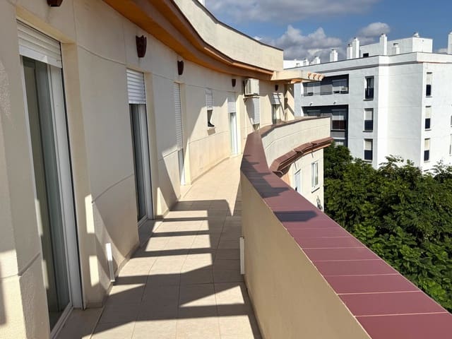 4 slaapkamer Penthouse te koop in Huerta Nueva, Estepona met zwembad garage - € 790.000 (Ref: 9426989)