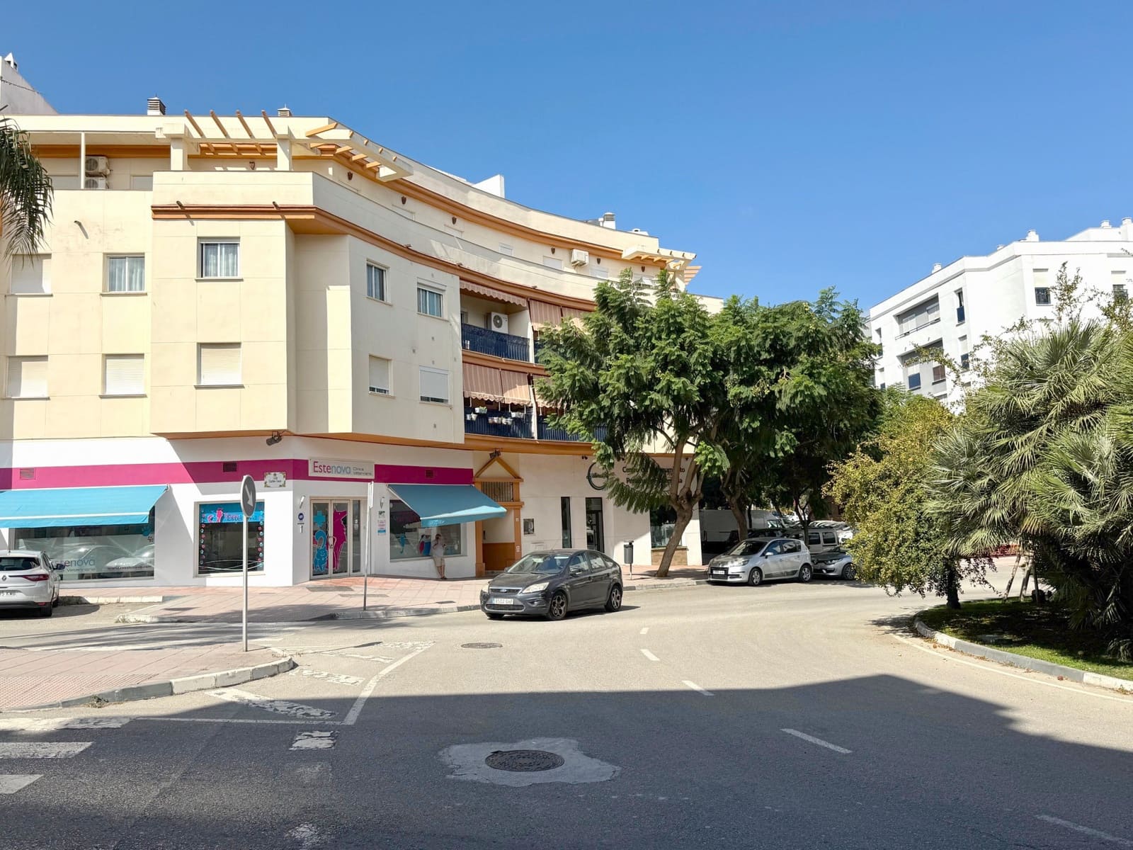 4 slaapkamer Penthouse te koop in Estepona met zwembad garage - € 790.000 (Ref: 9426989)