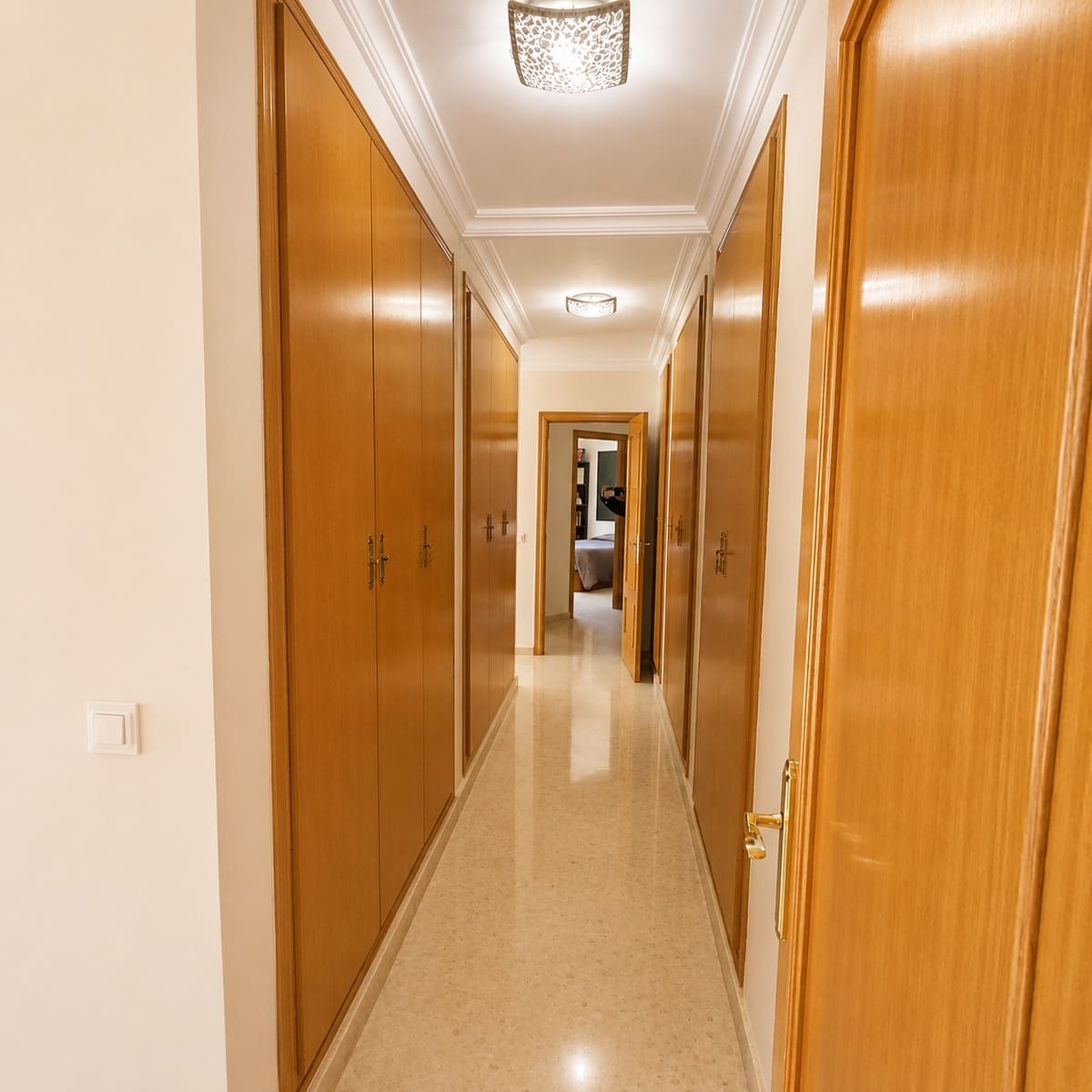 Ático de 4 habitaciones en Estepona en venta con piscina garaje - 695.000 € (Ref: 9426989)