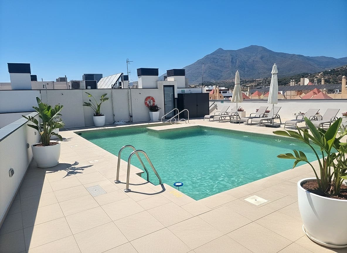 3 soveværelse Penthouse til salg i Estepona med swimmingpool garage - € 1.850.000 (Ref: 9450133)