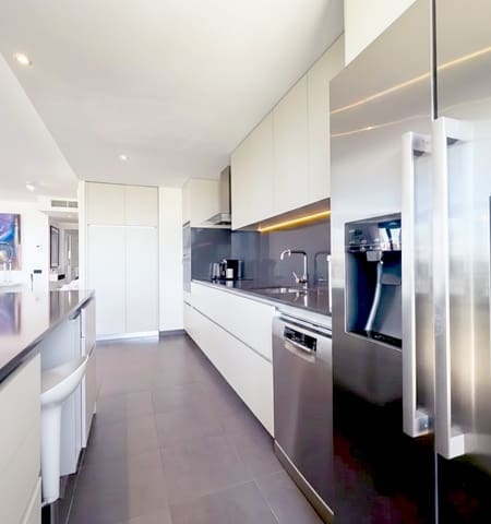 3 quarto Penthouse para venda em Estepona com piscina garagem - 1 499 000 € (Ref: 9450133)
