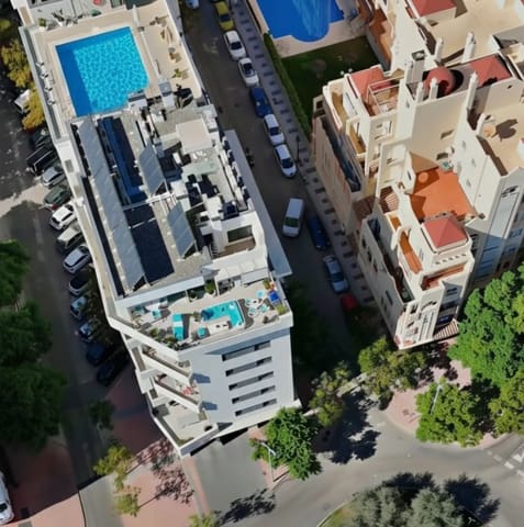 3 quarto Penthouse para venda em Estepona com piscina garagem - 1 499 000 € (Ref: 9450133)