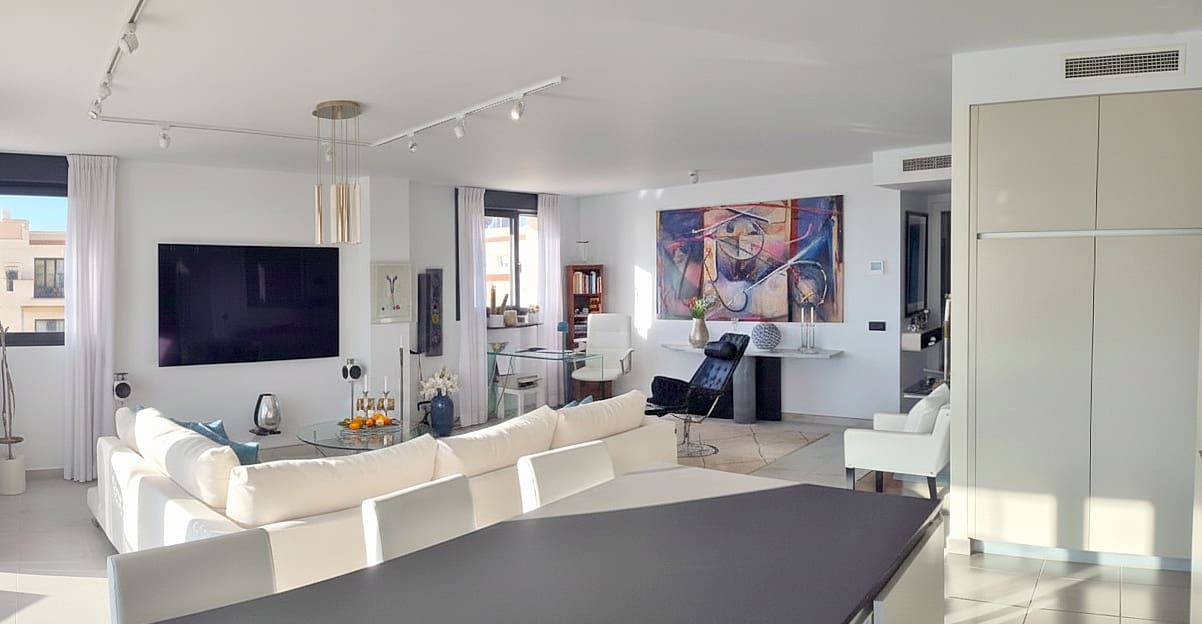 3 bedroom Penthouse for sale in Estepona with pool garage - € 1,499,000 (Ref: 9450133)