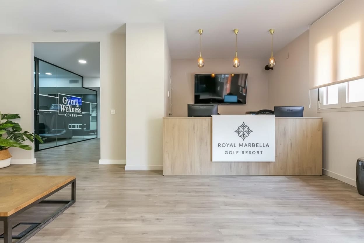 2 bedroom Apartment for sale in Benahavis with pool garage - € 319,000 (Ref: 9450134)