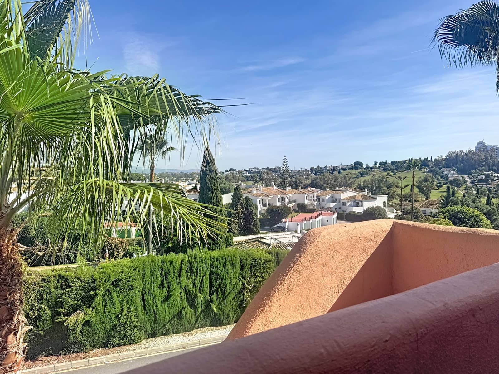 2 bedroom Apartment for sale in Benahavis with pool garage - € 319,000 (Ref: 9450134)