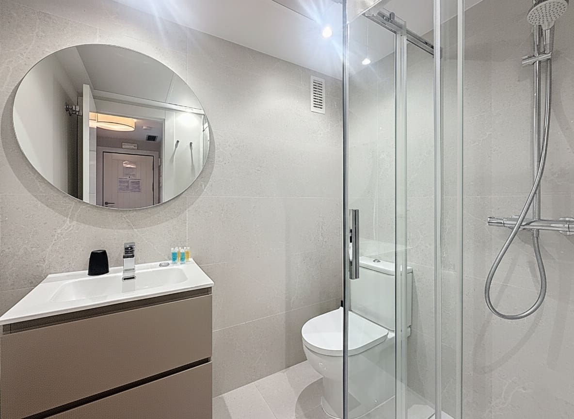 Apartamento de 2 habitaciones en Benahavís en venta con piscina garaje - 319.000 € (Ref: 9450134)