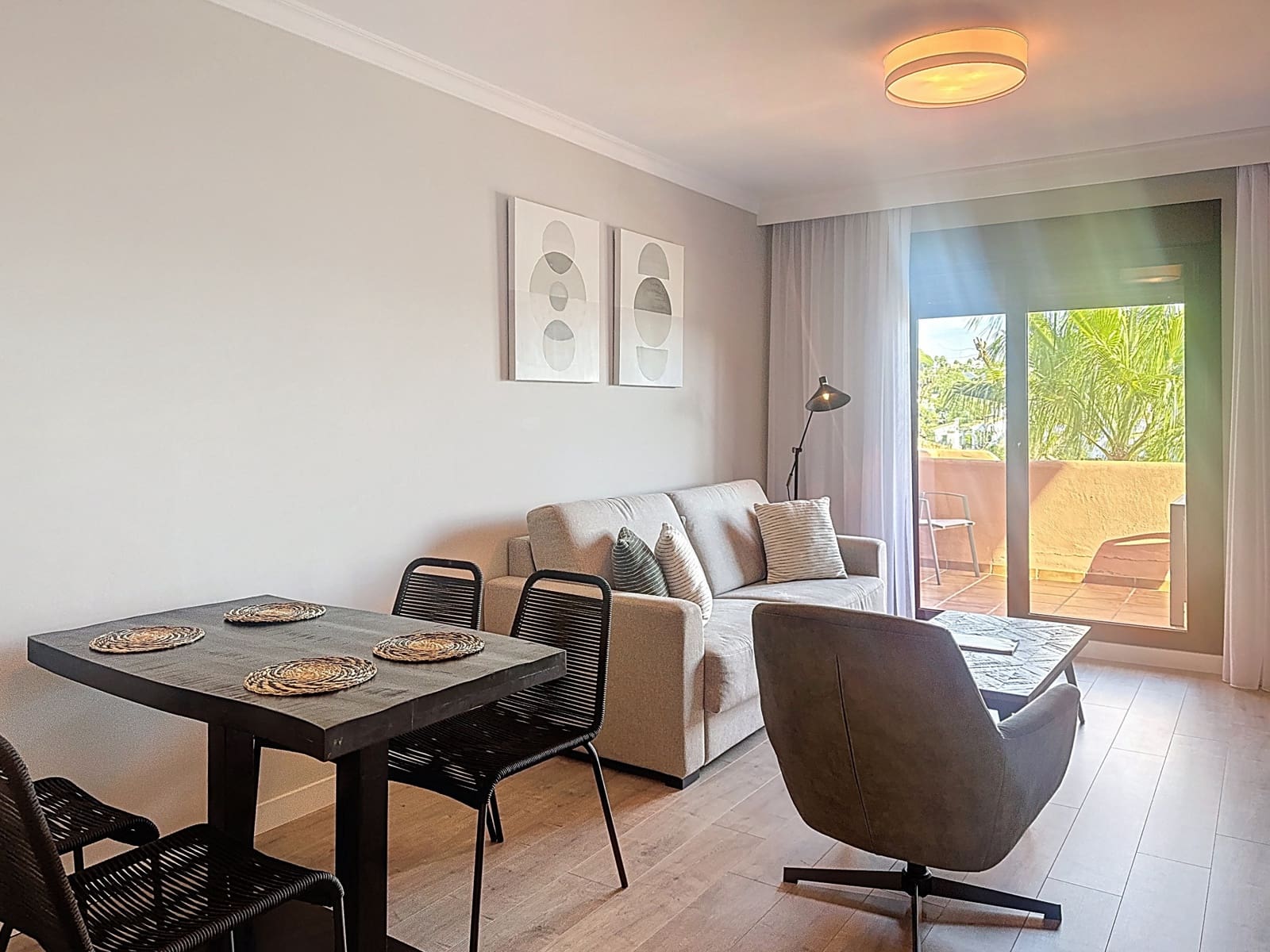 Apartamento de 2 habitaciones en Benahavís en venta con piscina garaje - 319.000 € (Ref: 9450134)