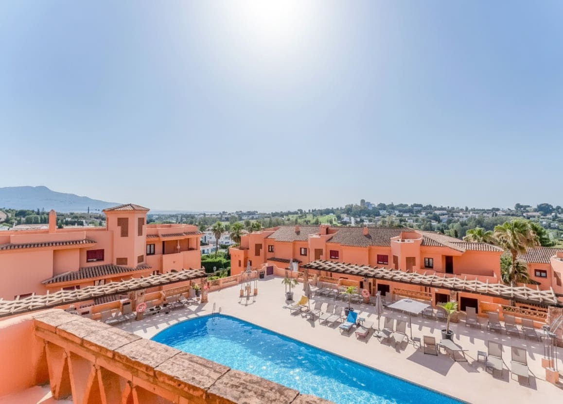 Apartamento de 2 habitaciones en Benahavís en venta con piscina garaje - 319.000 € (Ref: 9450134)