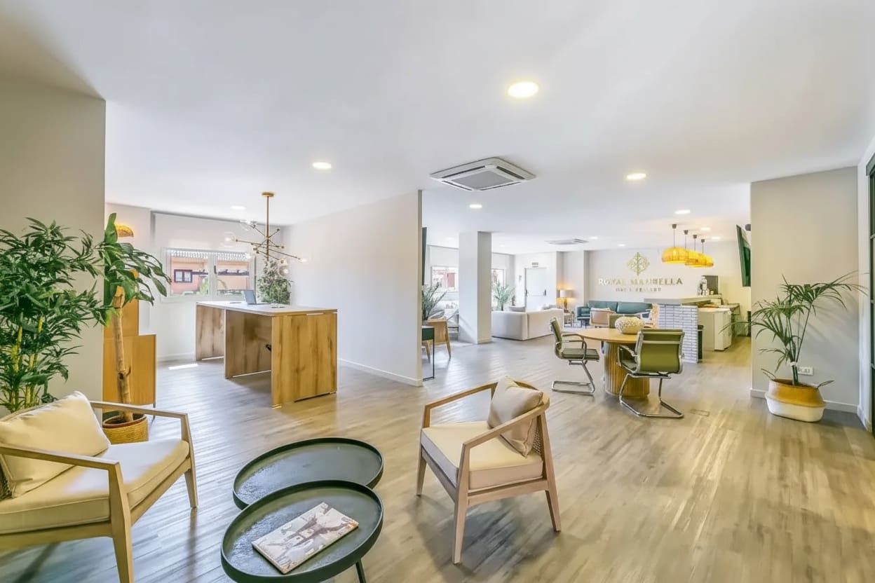 Apartamento de 2 habitaciones en Benahavís en venta con piscina garaje - 319.000 € (Ref: 9450134)
