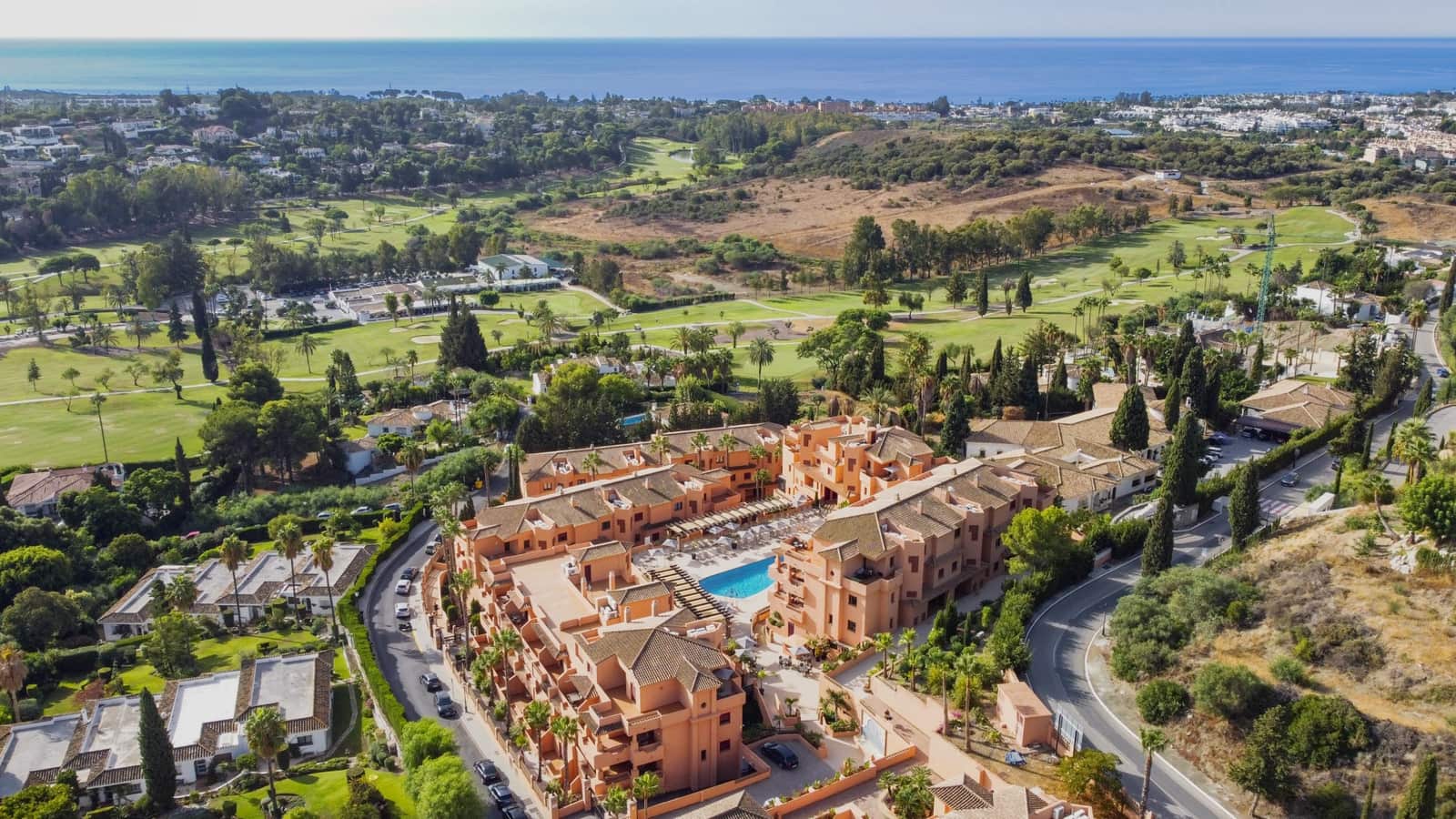 Apartamento de 2 habitaciones en Benahavís en venta con piscina garaje - 319.000 € (Ref: 9450134)
