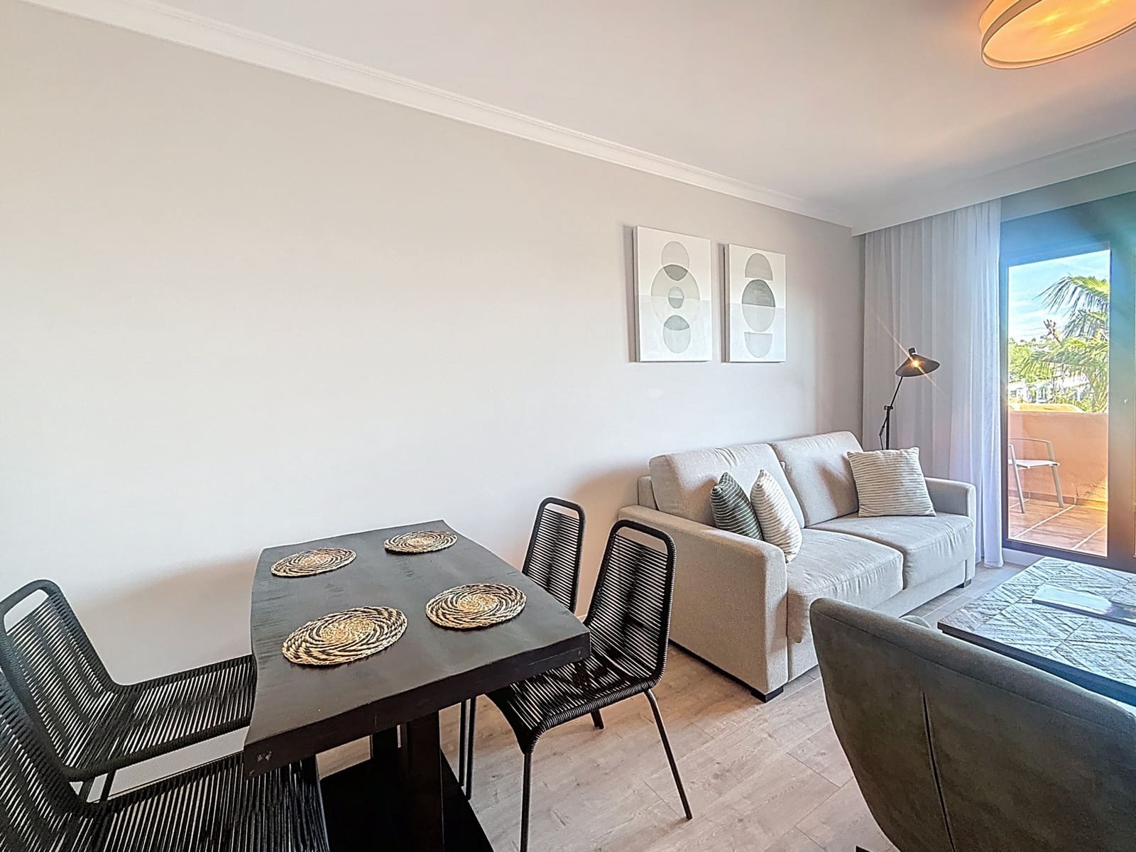 Apartamento de 2 habitaciones en Benahavís en venta con piscina garaje - 319.000 € (Ref: 9450134)