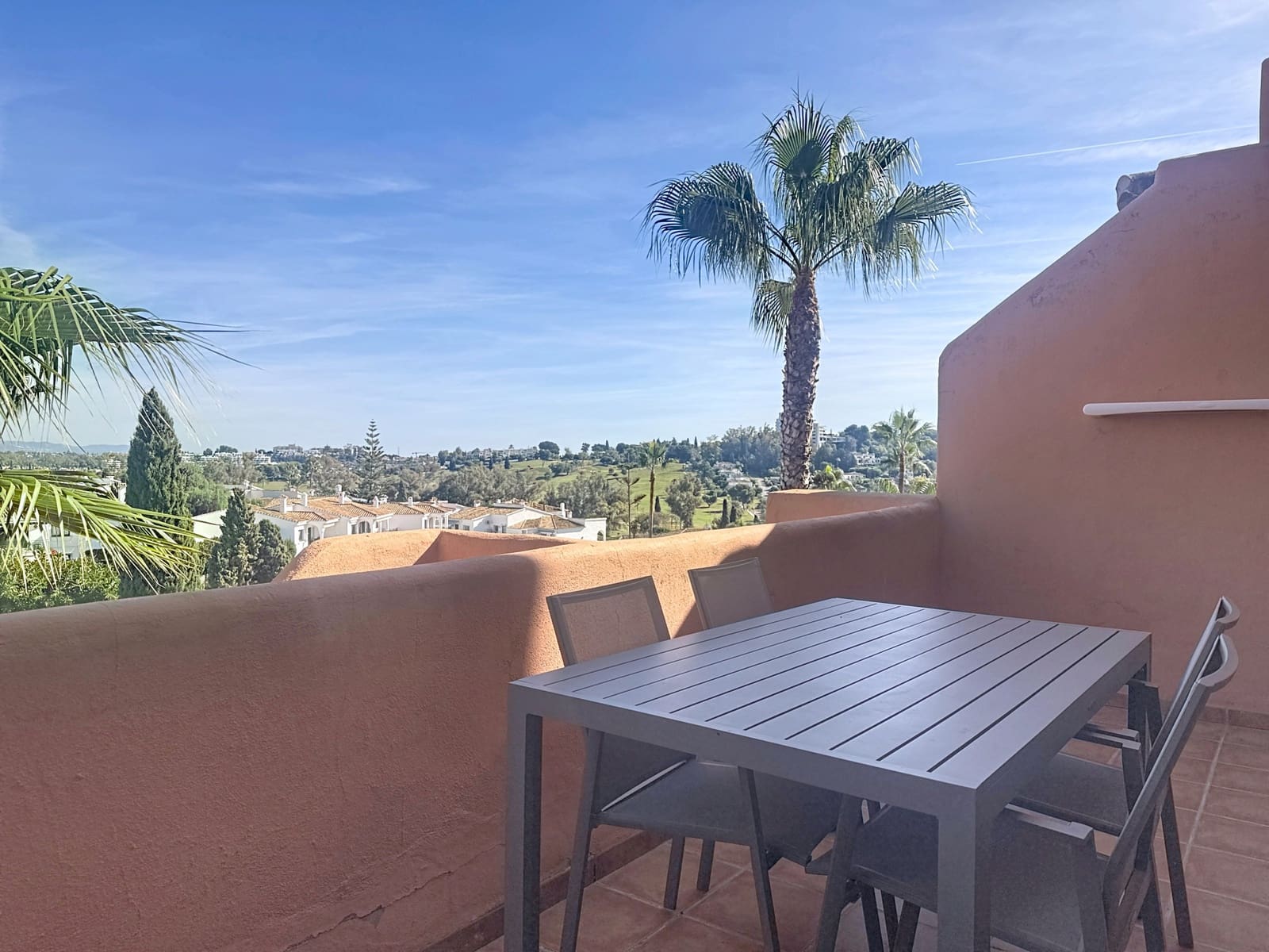 Apartamento de 2 habitaciones en Benahavís en venta con piscina garaje - 319.000 € (Ref: 9450134)