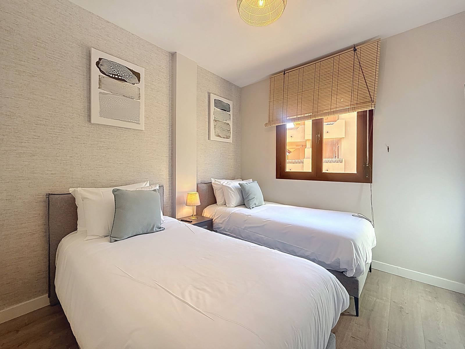 Apartamento de 2 habitaciones en Benahavís en venta con piscina garaje - 319.000 € (Ref: 9450134)