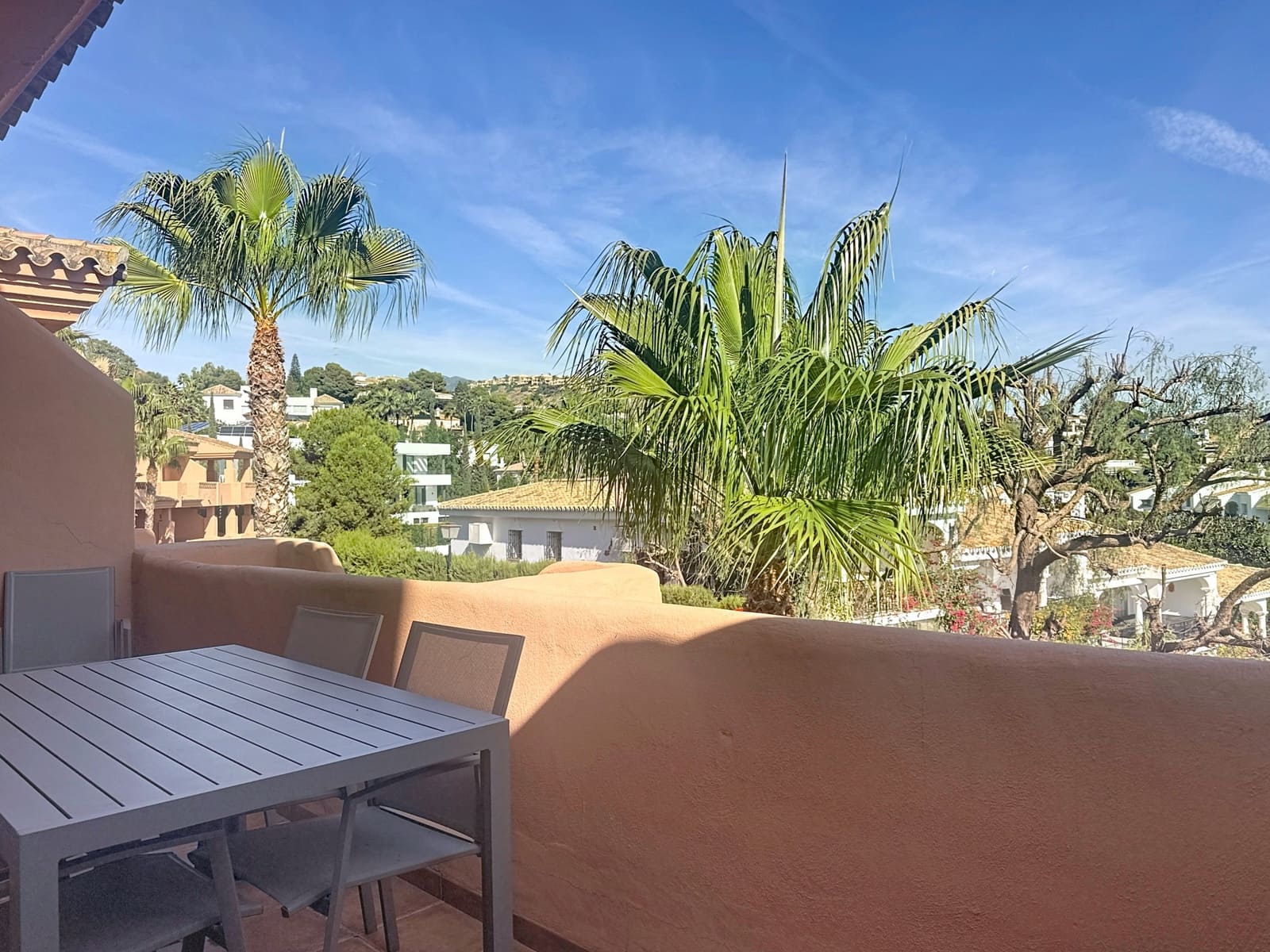 Apartamento de 2 habitaciones en Benahavís en venta con piscina garaje - 319.000 € (Ref: 9450134)