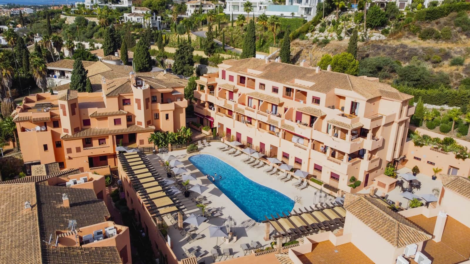 Apartamento de 2 habitaciones en Benahavís en venta con piscina garaje - 319.000 € (Ref: 9450134)