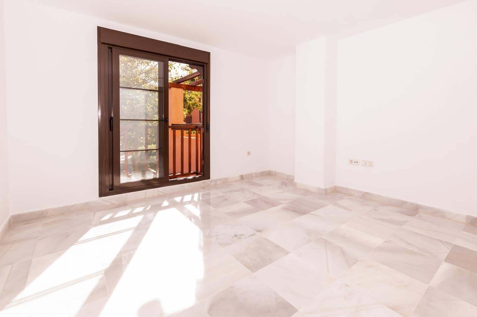 4 bedroom Apartment for sale in Estepona with pool garage - € 790,000 (Ref: 9451969)