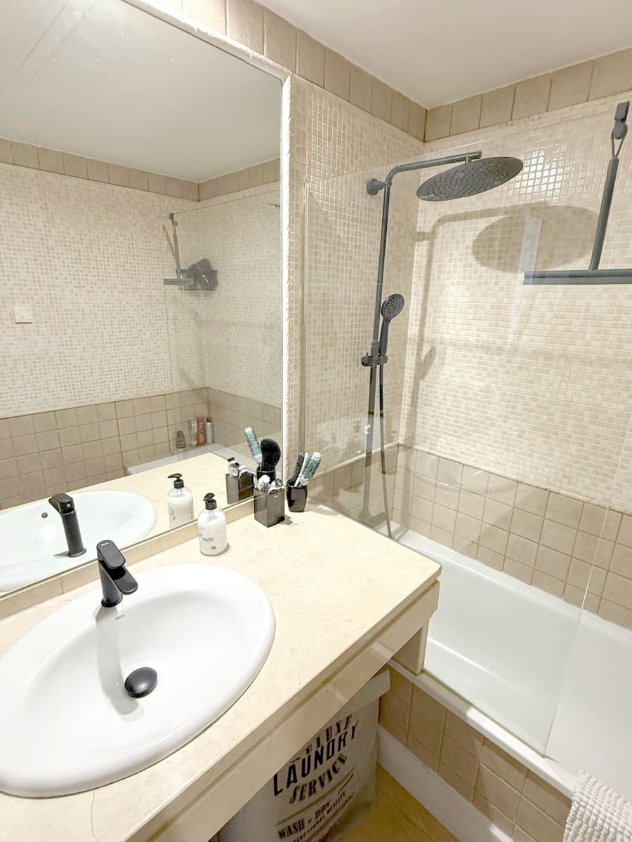 2 quarto Moradia Geminada para venda em Estepona com piscina garagem - 777 000 € (Ref: 9456135)