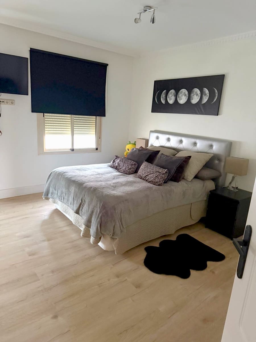 2 quarto Moradia Geminada para venda em Estepona com piscina garagem - 777 000 € (Ref: 9456135)