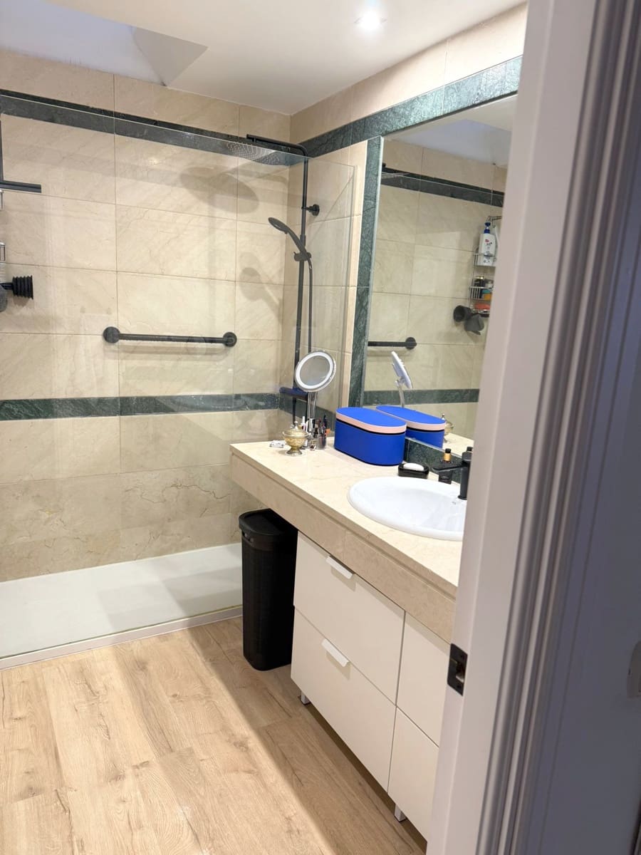 2 quarto Moradia Geminada para venda em Estepona com piscina garagem - 777 000 € (Ref: 9456135)