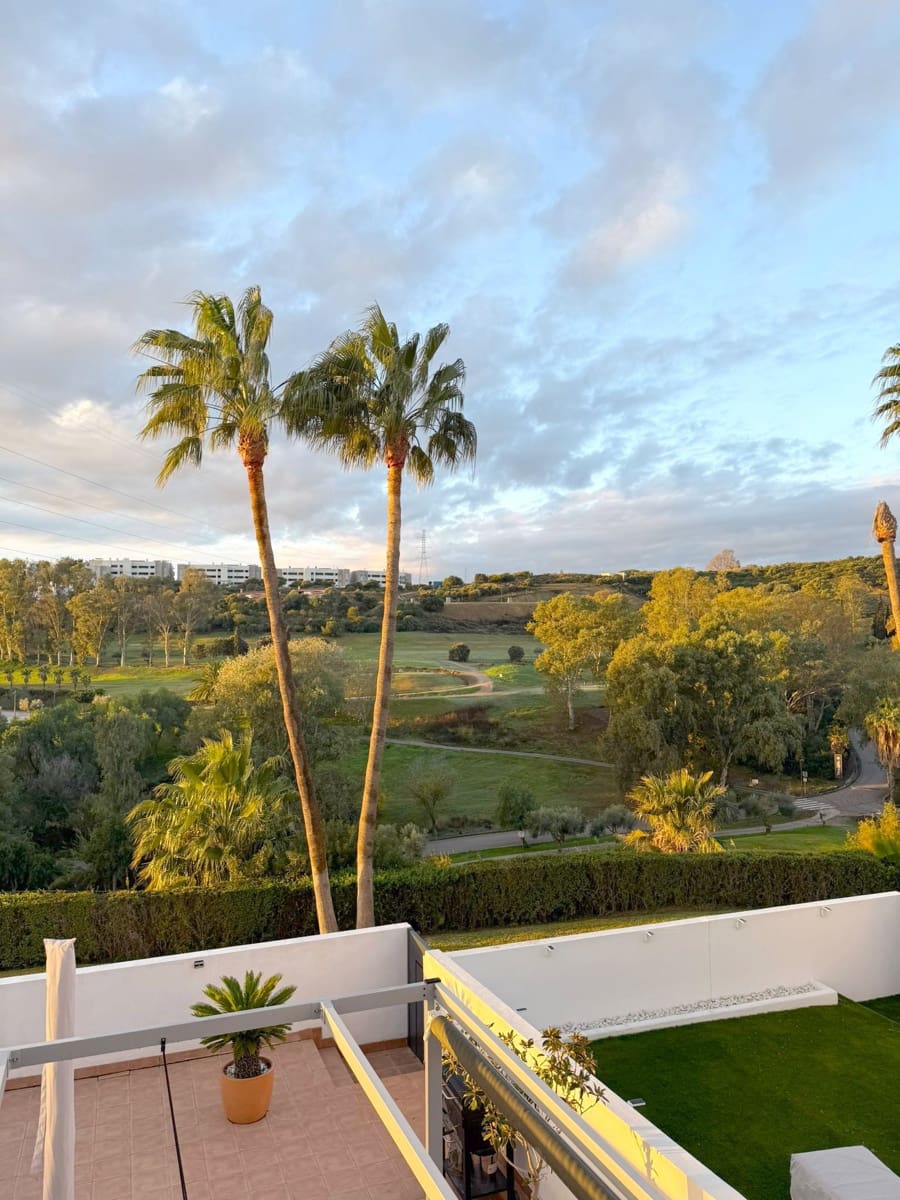 2 quarto Moradia Geminada para venda em Estepona com piscina garagem - 777 000 € (Ref: 9456135)