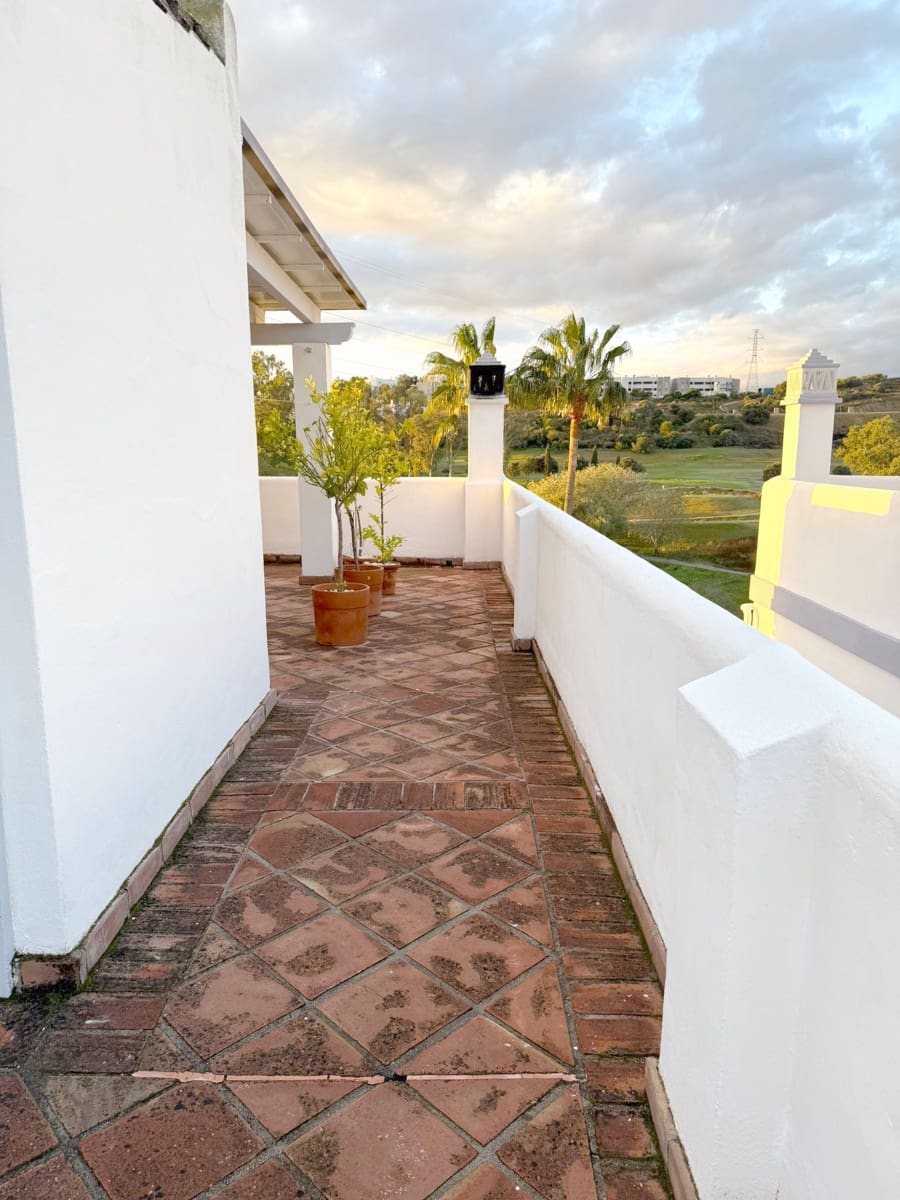 2 quarto Moradia Geminada para venda em Estepona com piscina garagem - 777 000 € (Ref: 9456135)