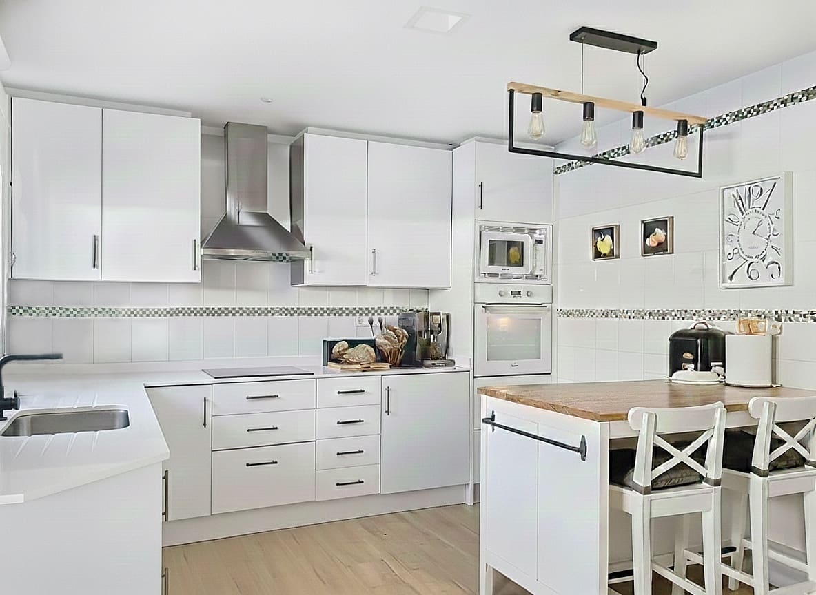 2 bedroom Semi-detached Villa for sale in Estepona with pool garage - € 777,000 (Ref: 9456135)