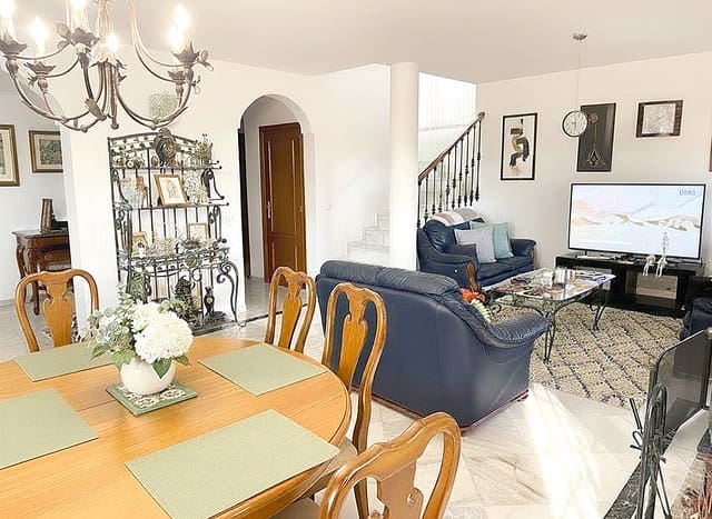 3 chambre Villa/Maison à vendre à Atalaya-Isdabe, Estepona avec piscine garage - 680 000 € (Ref: 9461935)