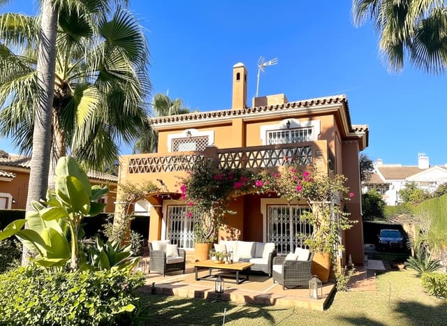 3 chambre Villa/Maison à vendre à Atalaya-Isdabe, Estepona avec piscine garage - 680 000 € (Ref: 9461935)