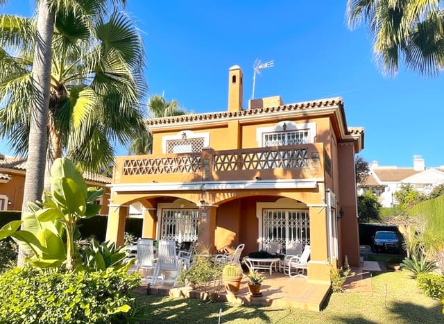 3 chambre Villa/Maison à vendre à Atalaya-Isdabe, Estepona avec piscine garage - 680 000 € (Ref: 9461935)