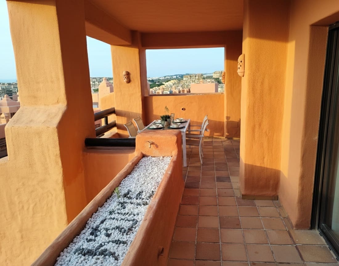 2 soverom Leilighet til salgs i Manilva med svømmebasseng garasje - € 315 000 (Ref: 9468287)