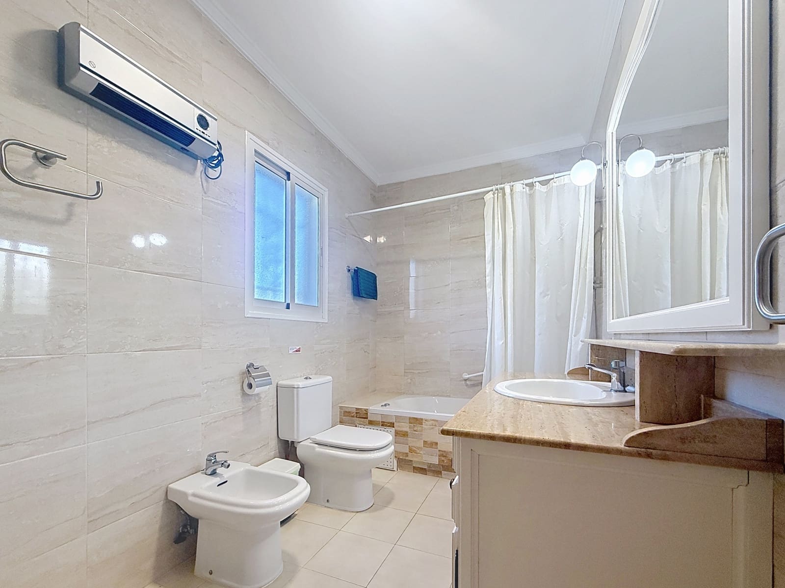 3 sypialnia Finka/Dom wiejski na sprzedaż w Estepona z basenem garażem - 820 000 € (Ref: 9468288)