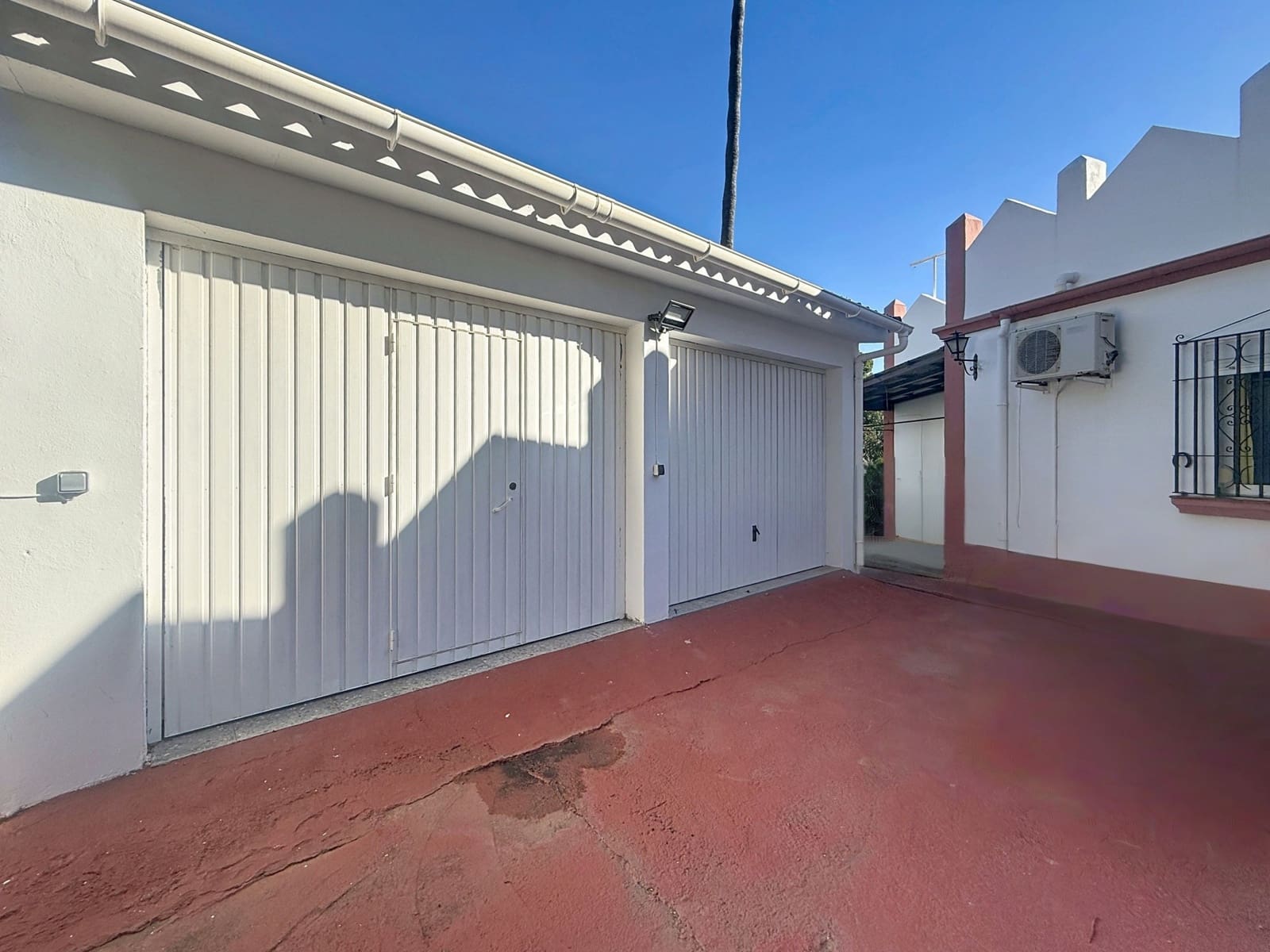 3 sypialnia Finka/Dom wiejski na sprzedaż w Estepona z basenem garażem - 820 000 € (Ref: 9468288)