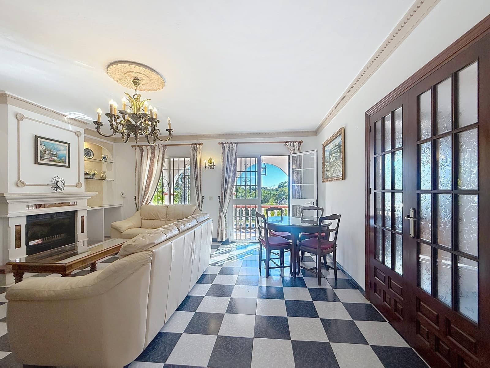 3 sypialnia Finka/Dom wiejski na sprzedaż w Estepona z basenem garażem - 820 000 € (Ref: 9468288)