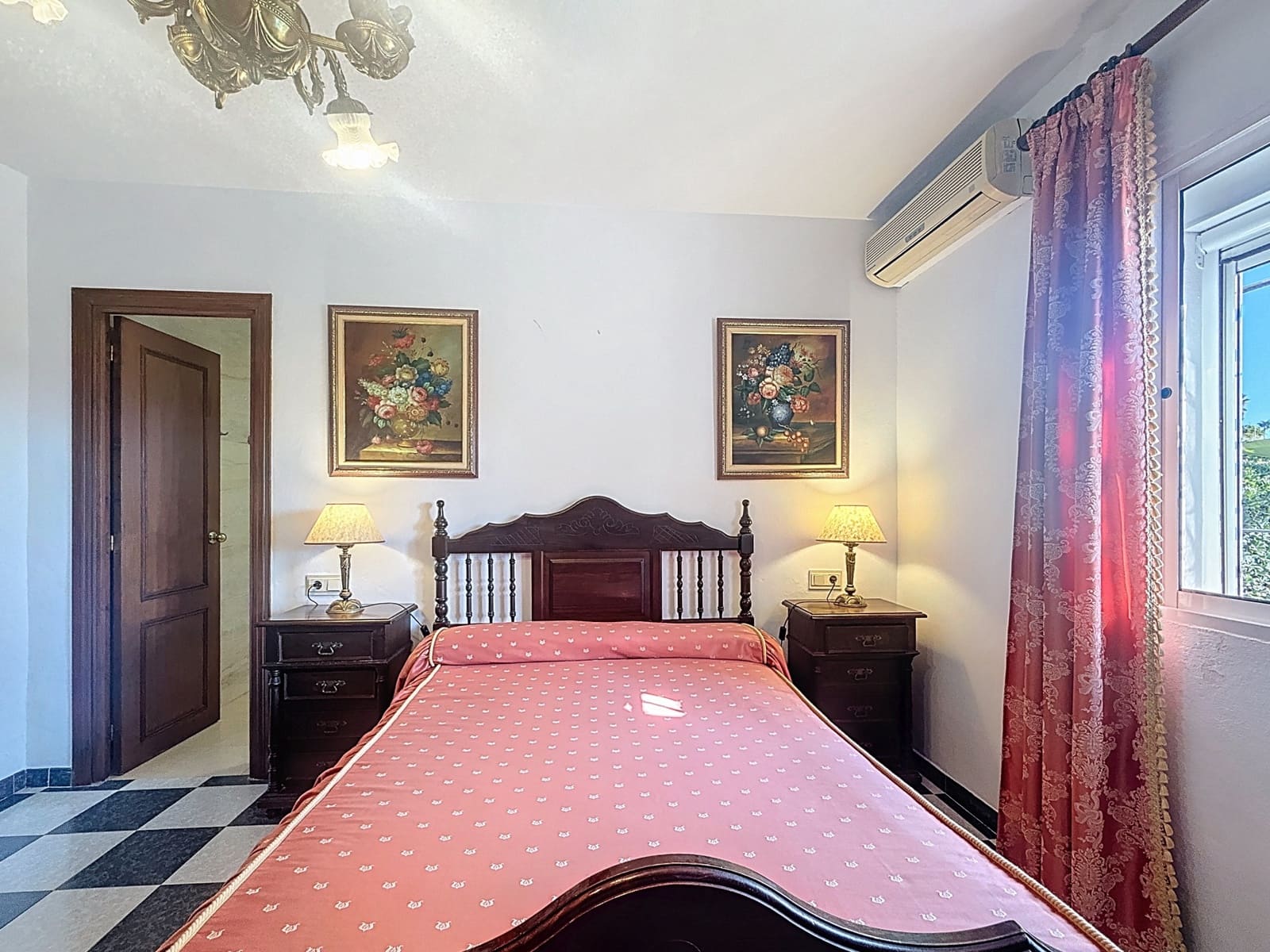 3 sypialnia Finka/Dom wiejski na sprzedaż w Estepona z basenem garażem - 820 000 € (Ref: 9468288)