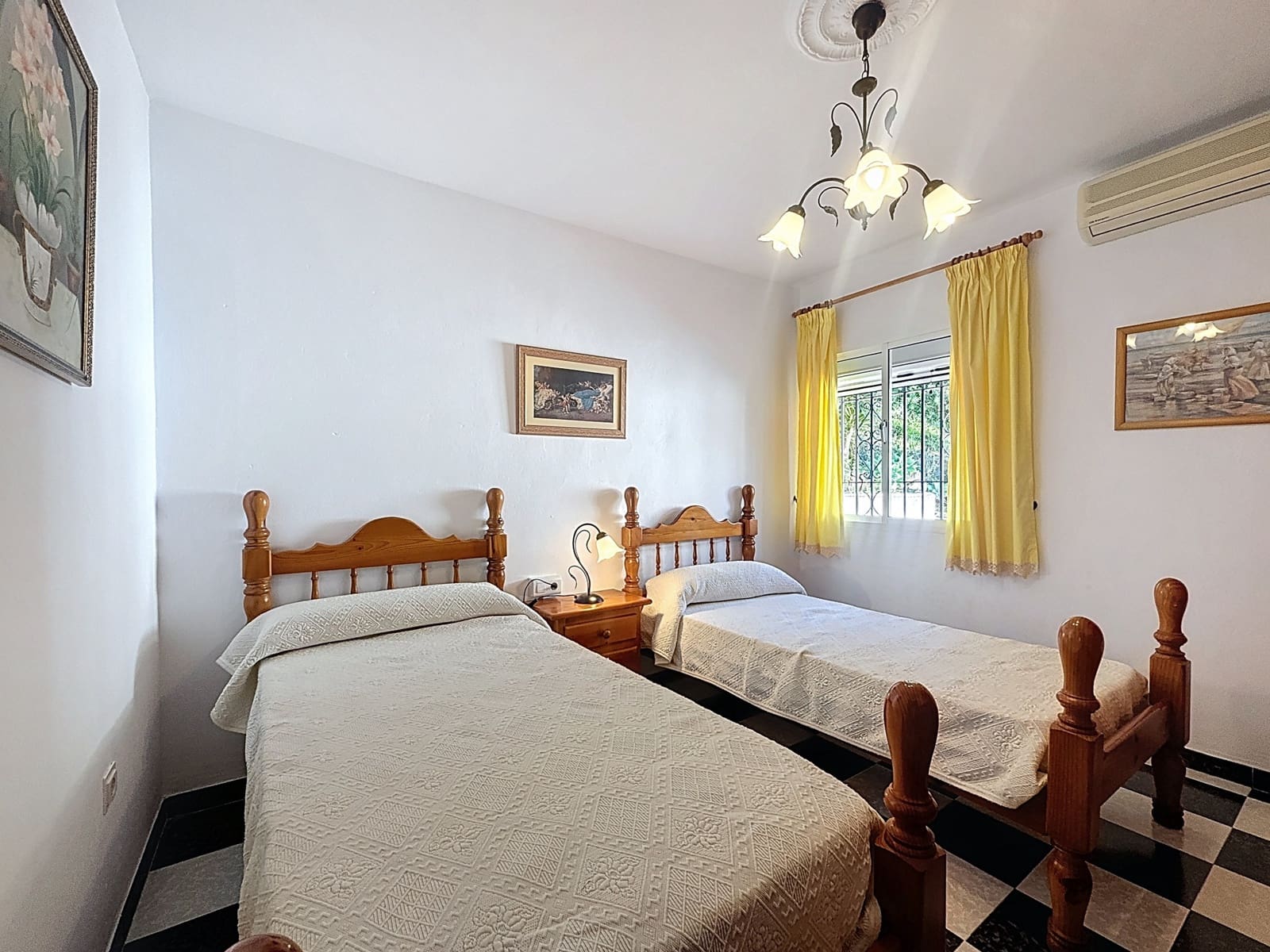 3 sypialnia Finka/Dom wiejski na sprzedaż w Estepona z basenem garażem - 820 000 € (Ref: 9468288)