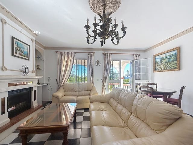 3 sypialnia Finka/Dom wiejski na sprzedaż w Estepona z basenem garażem - 820 000 € (Ref: 9468288)