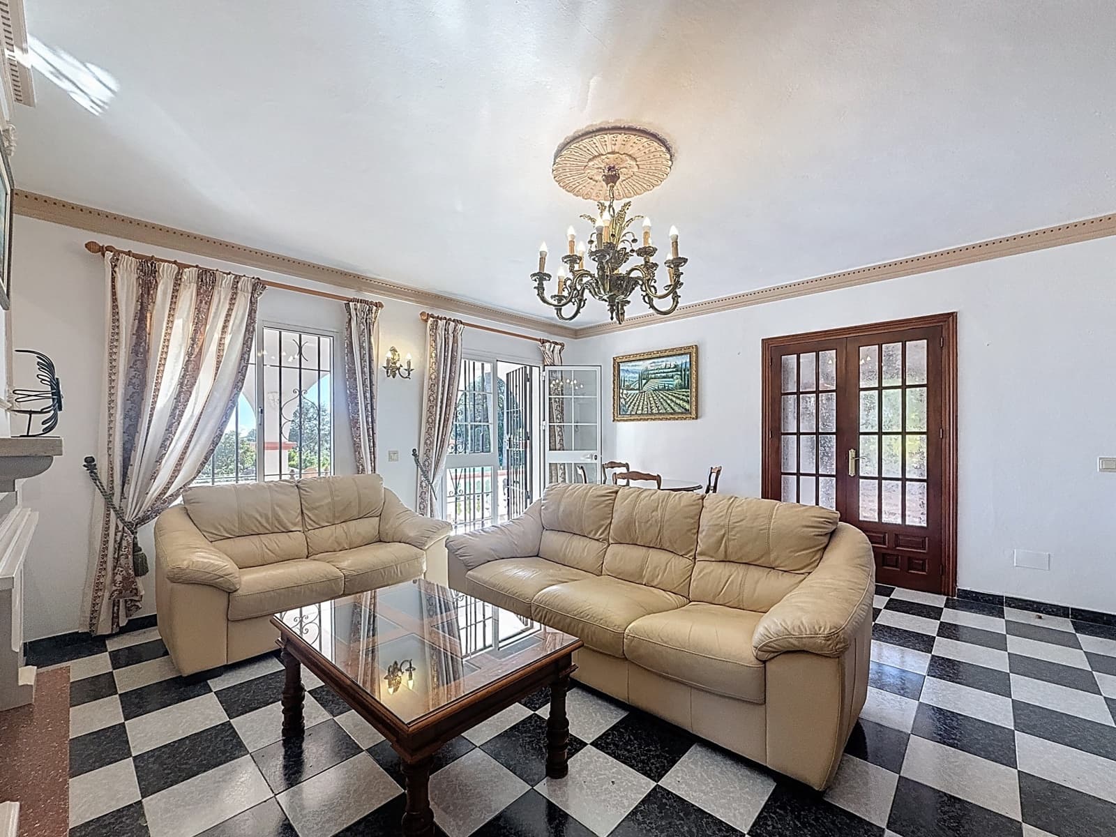 3 sypialnia Finka/Dom wiejski na sprzedaż w Estepona z basenem garażem - 820 000 € (Ref: 9468288)