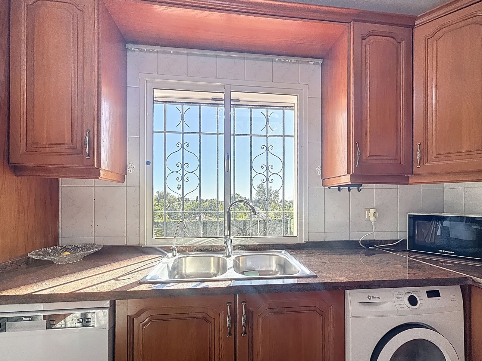 3 sypialnia Finka/Dom wiejski na sprzedaż w Estepona z basenem garażem - 820 000 € (Ref: 9468288)