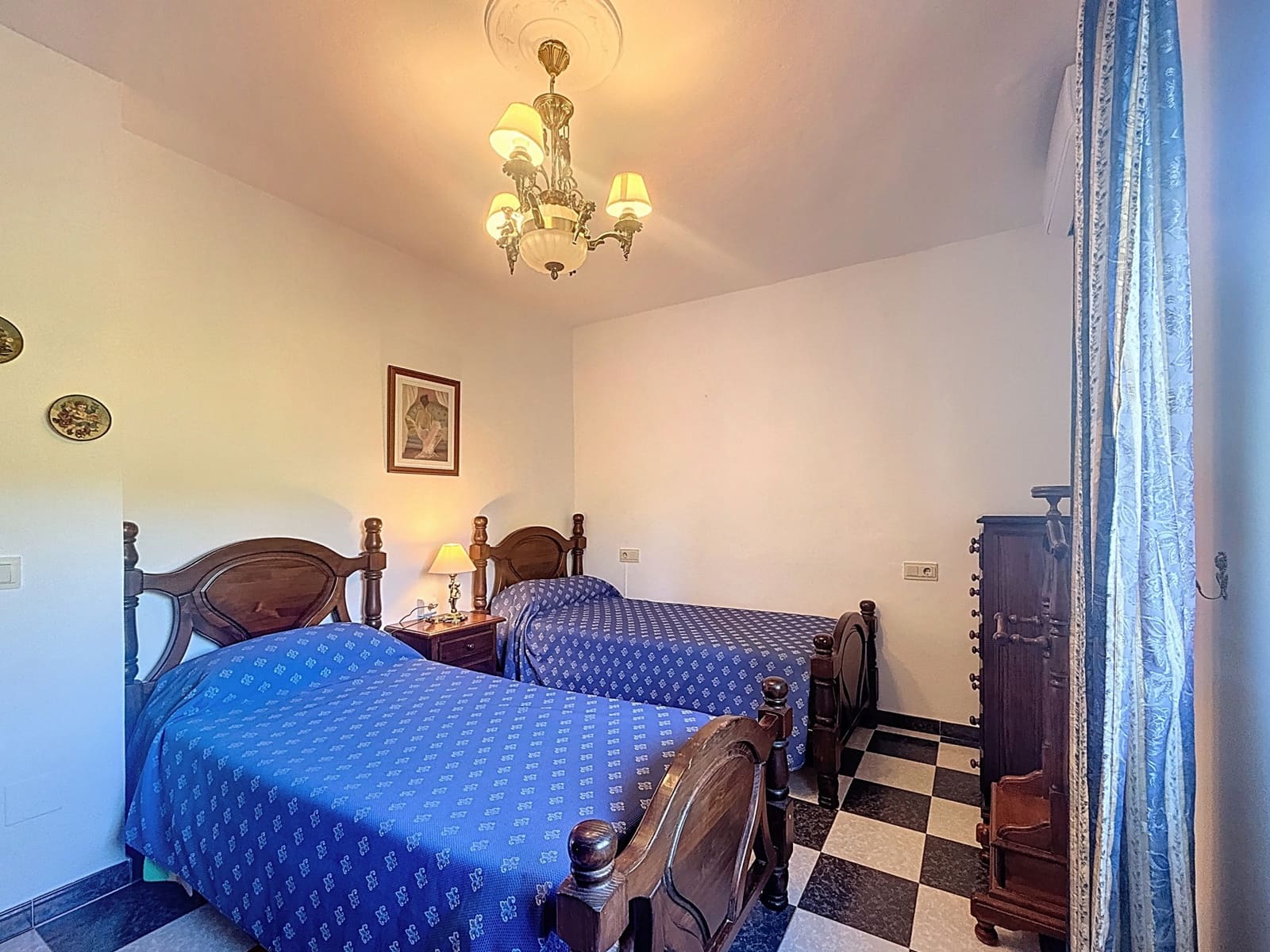 3 sypialnia Finka/Dom wiejski na sprzedaż w Estepona z basenem garażem - 820 000 € (Ref: 9468288)